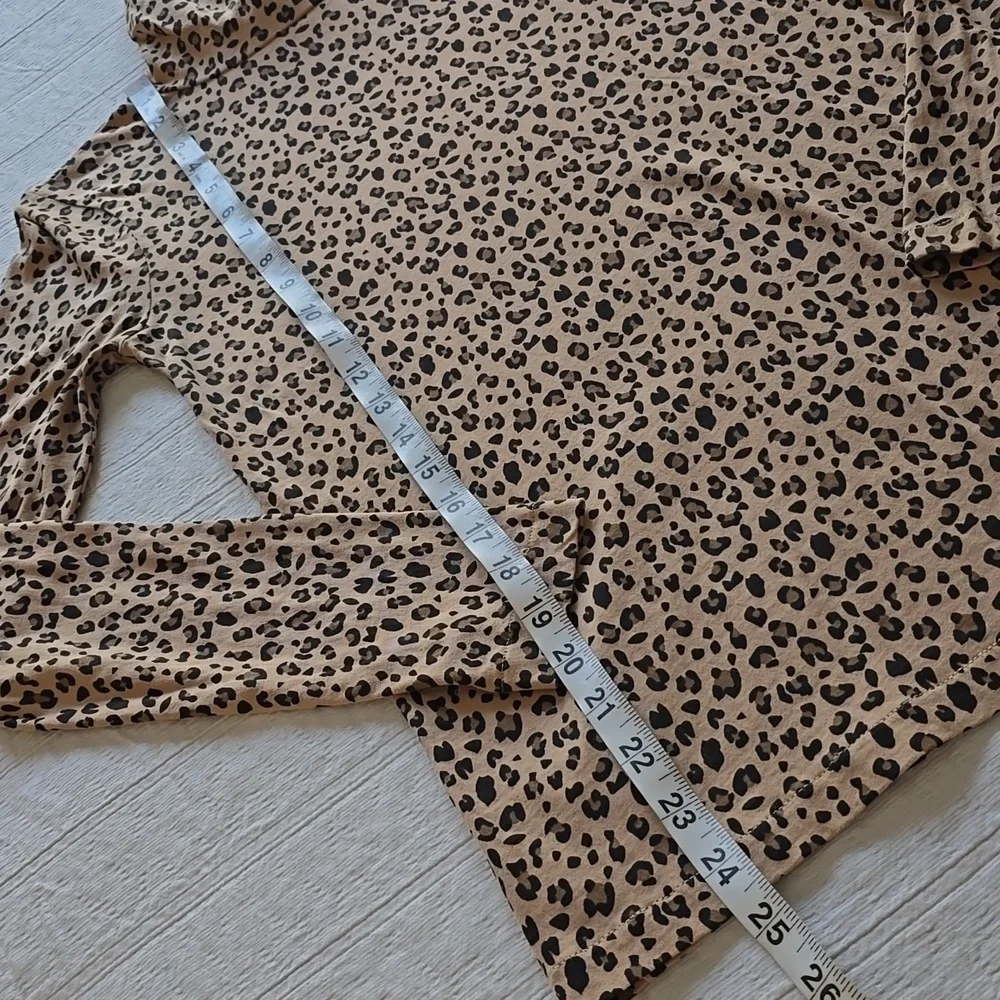 J.Crew Tissue Turtleneck in a Leopard Mod Neutral Women's Size XS